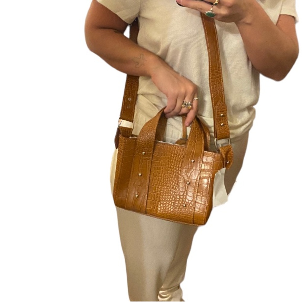 Persaman New York Brown Croc-Embossed Satchel